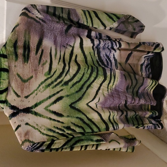 Top - Picture 3 of 4